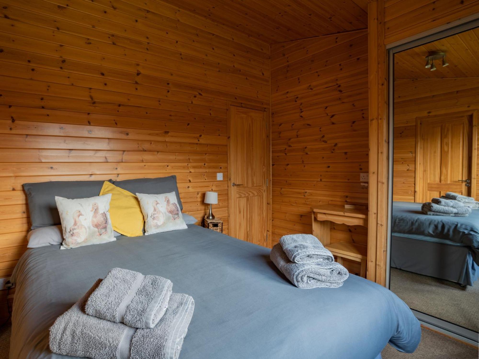 Chalet Loch Leven Lodge 10 By Interhome Kinross Bagian luar foto